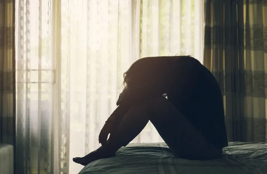 Immagine di copertina dell’articolo «Il bullo interiore: la violenza che non si vede ma che ci abita»